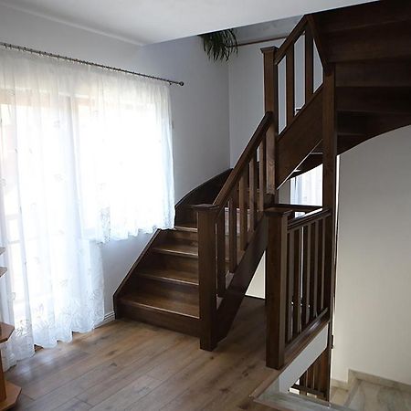 Отель Casa Carmen Пойениле-Изей Экстерьер фото